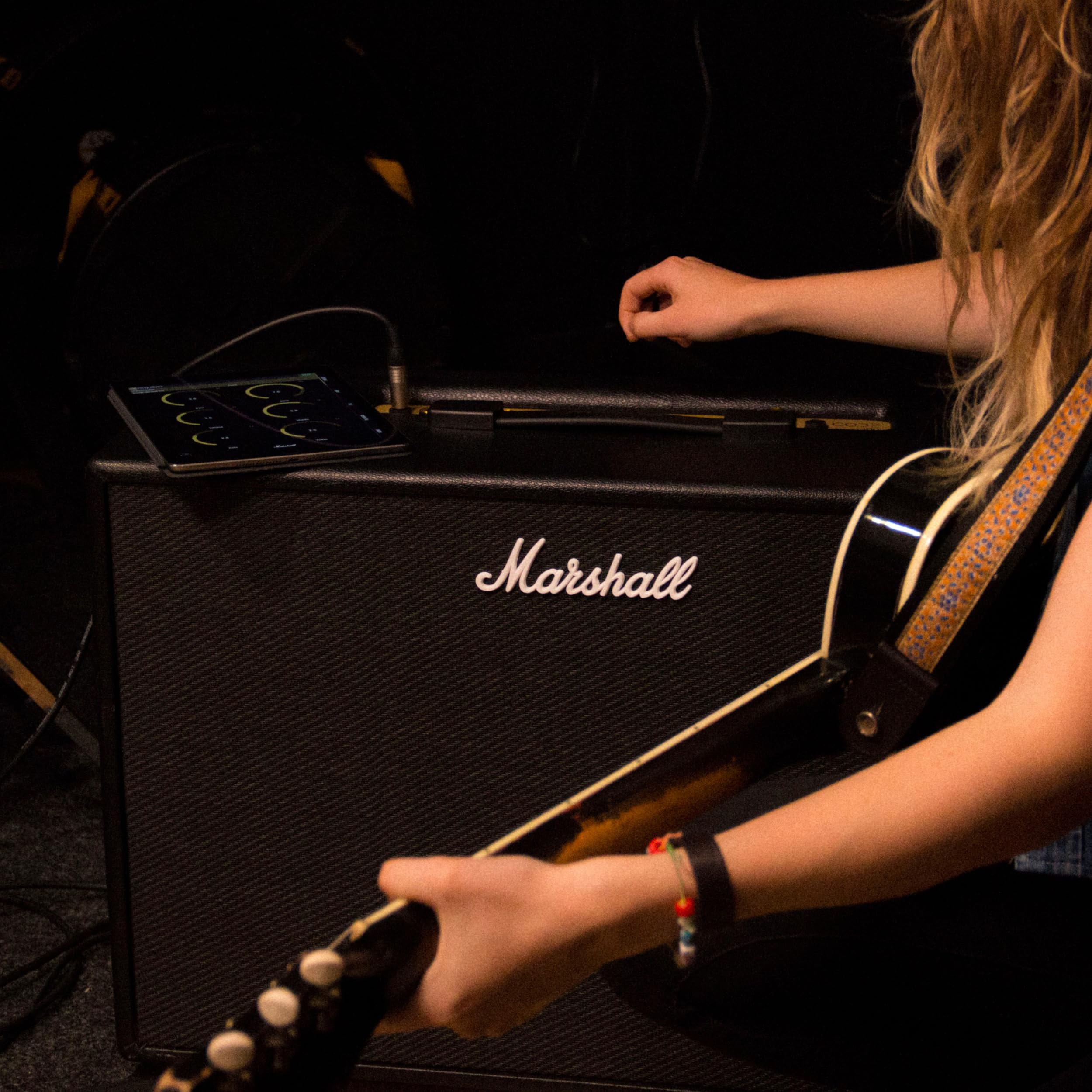 marshall-code50-digital-combo-guitar-amplifier-50w-100-presets-14-preamp-models- image 6