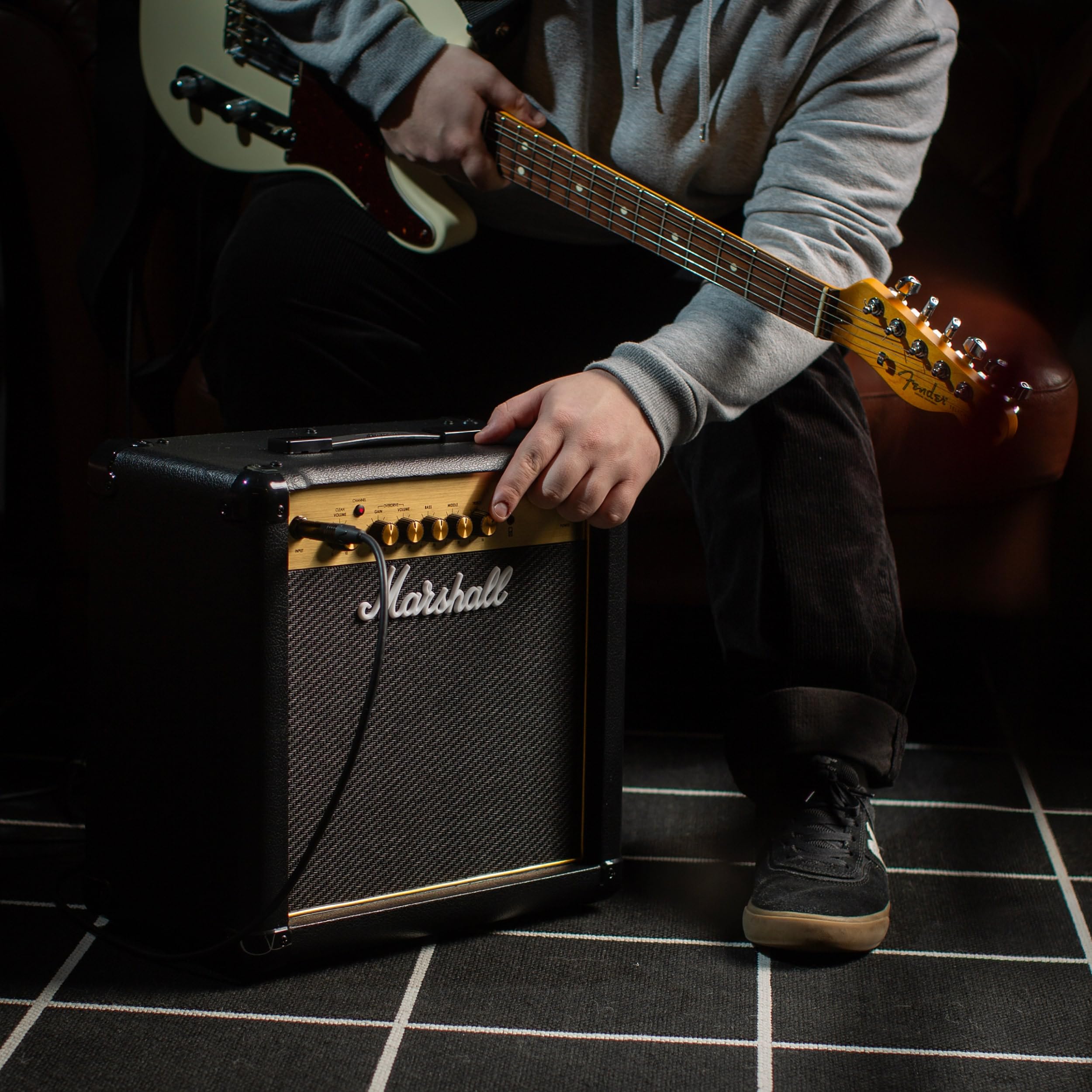 marshall-mg15g-15w-combo-guitar-amplifier-with-clean-gain-channels-3-band-eq-and image 2