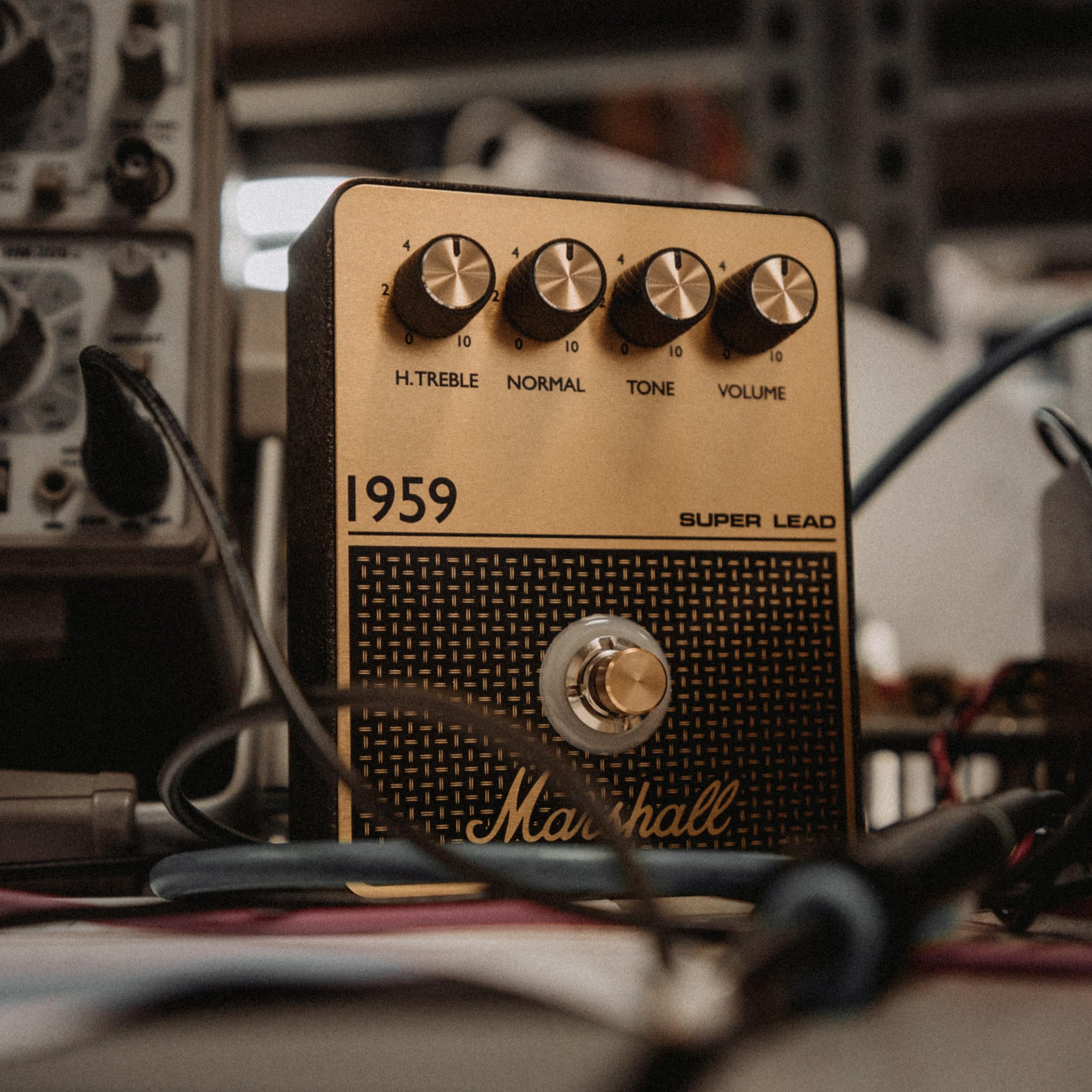 marshall-1959-overdrive-distortion-pedal-black-and-gold-vintage-super-lead-tone- image 7