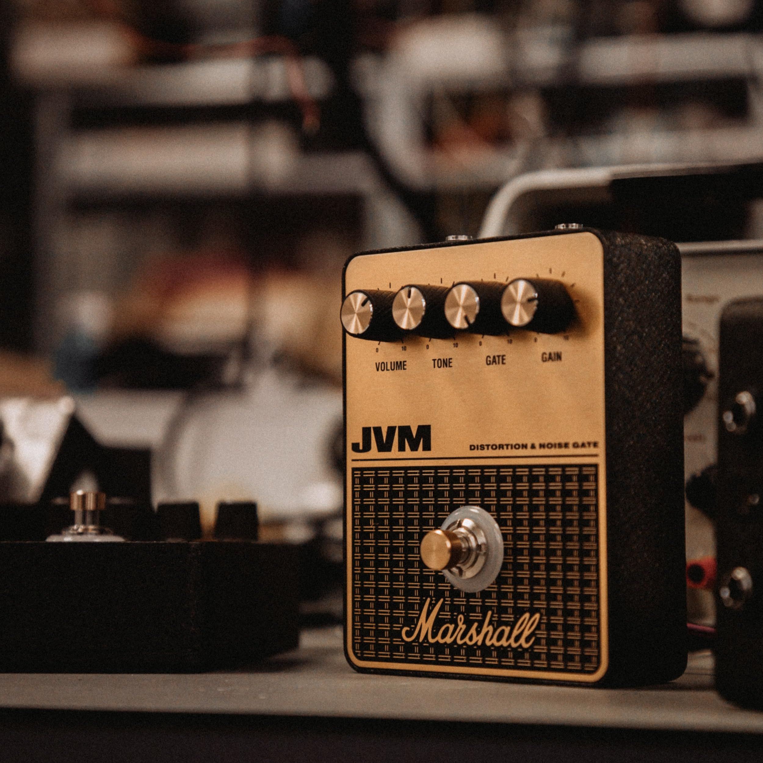 marshall-jvm-overdrive-distortion-pedal-black-and-gold-multi-channel-stadium-ton image 7